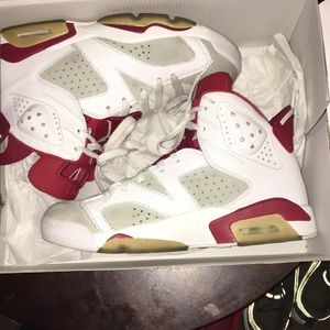 Jordan 6 maroon